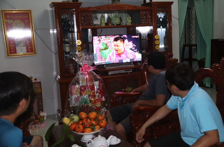 Pháo hoa rực sáng bầu trời Thủ đô mừng năm mới Tân Sửu 2021 - 34