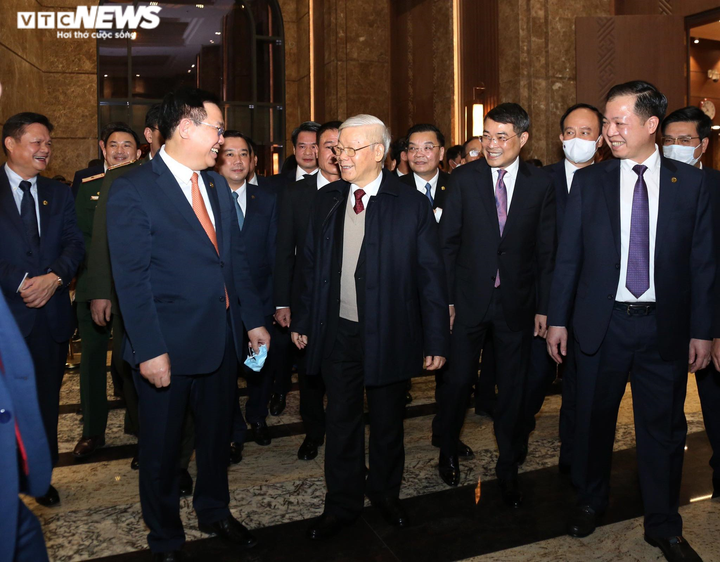 Ảnh: Tổng Bí thư, Chủ tịch nước chúc Tết người lao động Thủ đô đêm Giao thừa - 5