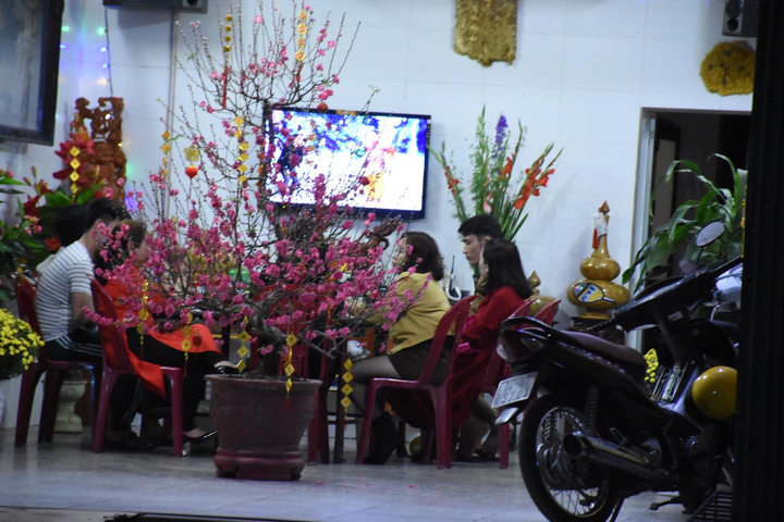 Pháo hoa rực sáng bầu trời Thủ đô mừng năm mới Tân Sửu 2021 - 18