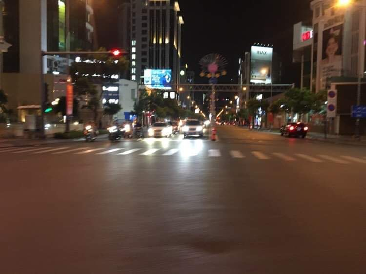 Pháo hoa rực sáng bầu trời Thủ đô mừng năm mới Tân Sửu 2021 - 21