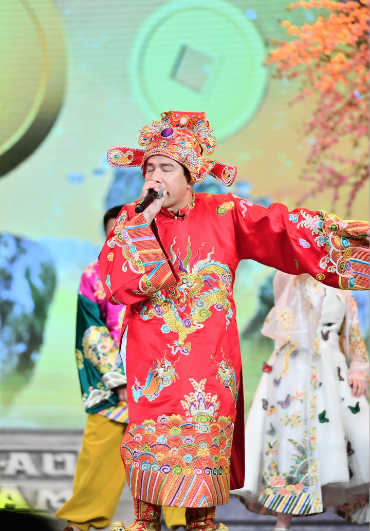 NTK Đức Hùng kể chuyện may trang phục cho Táo Quân 2021 - 7