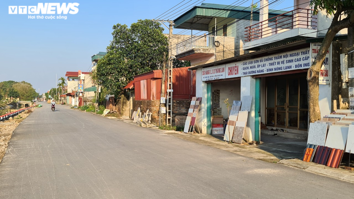 Ảnh: Ngày 30 Tết khác lạ ở xã đang bị cách ly bởi COVID-19 - 1