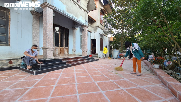 Ảnh: Ngày 30 Tết khác lạ ở xã đang bị cách ly bởi COVID-19 - 9