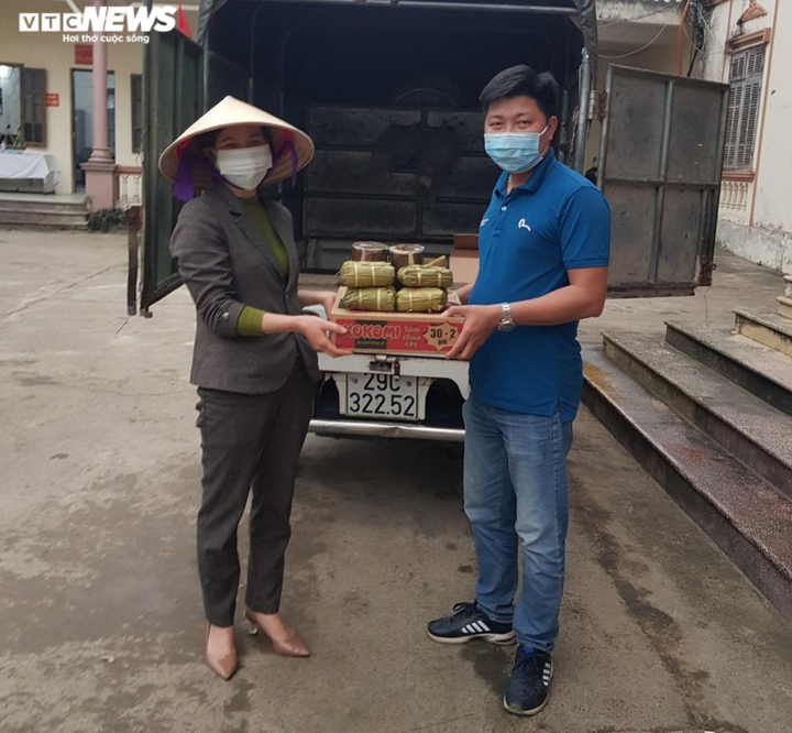 Ảnh: Ngày 30 Tết khác lạ ở xã đang bị cách ly bởi COVID-19 - 8