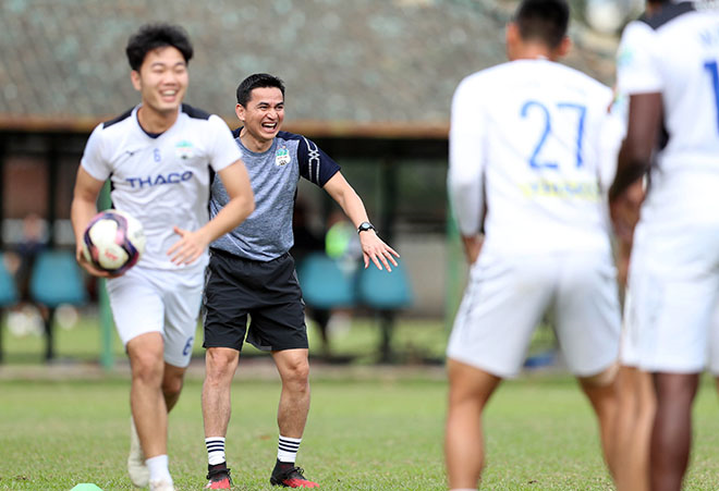 Kiatisak: Tôi muốn HAGL chơi ở AFC Champions League - 1