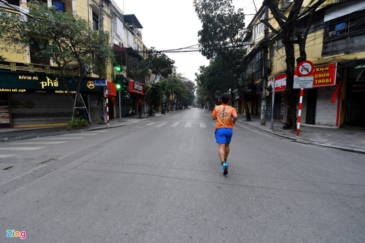 Ảnh: Hà Nội vắng vẻ, thanh bình sáng mùng 1 Tết - 3