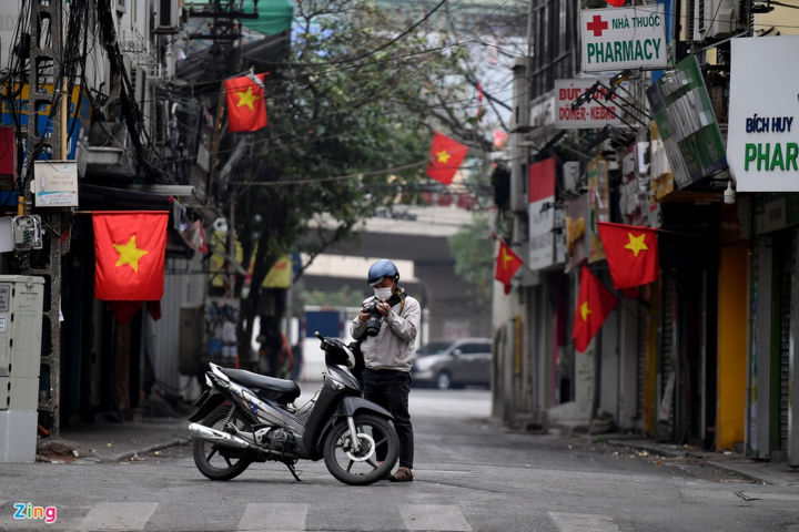Ảnh: Hà Nội vắng vẻ, thanh bình sáng mùng 1 Tết - 4