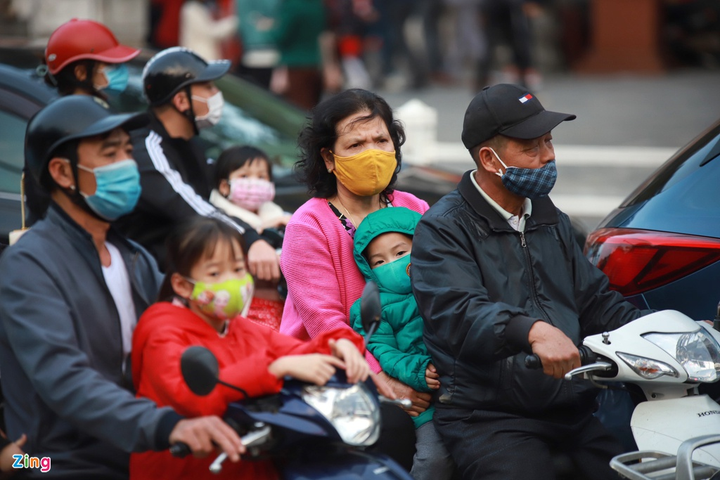 Chiều mùng 1 Tết, người Hà Nội đổ đi du xuân, đường phố tắc cứng - 7