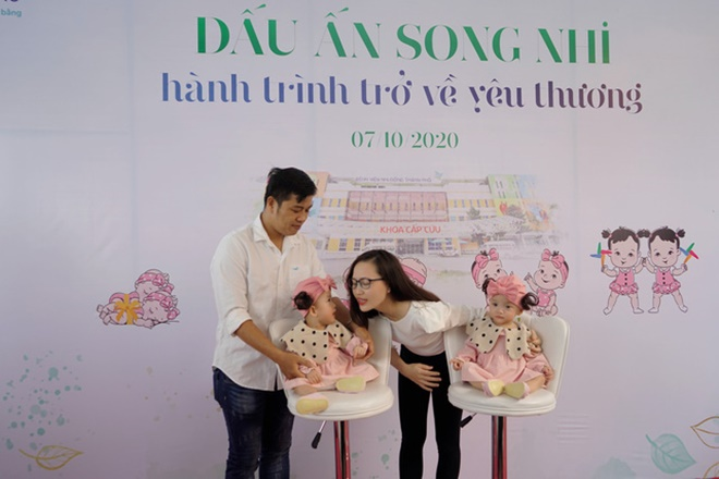 Tết ấm áp của cặp song sinh dính liền Trúc Nhi - Diệu Nhi - 4