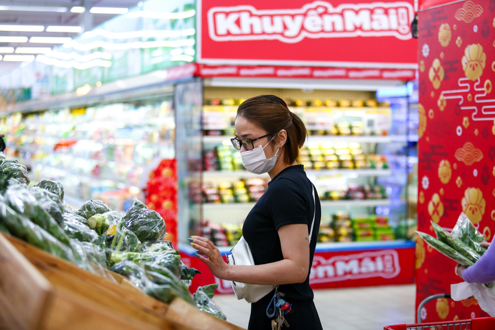 Siêu thị và trung tâm thương mại vắng vẻ ngày mùng 2 Tết ở TP.HCM - 6