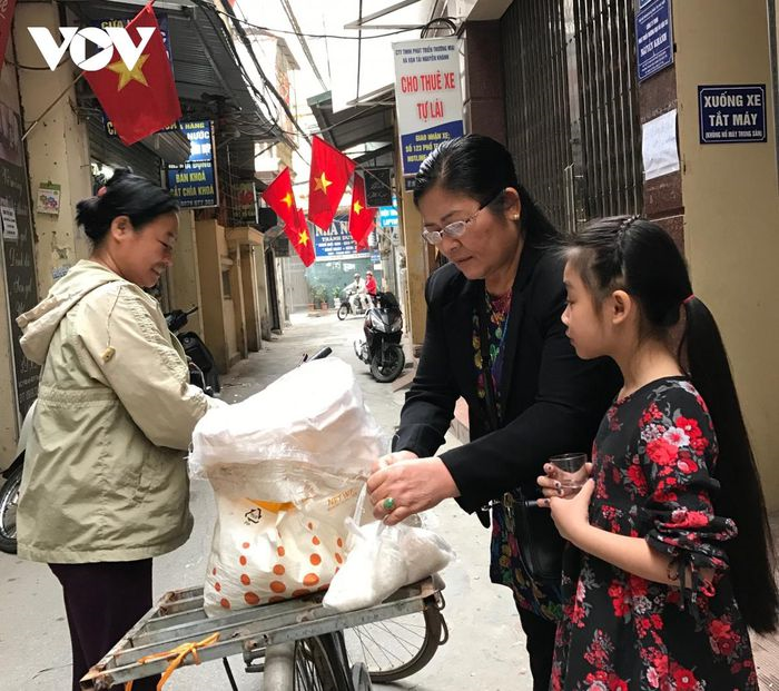 Tục mua muối đầu năm: Mong một năm mới no đủ, mặn mà và ấm áp - 1