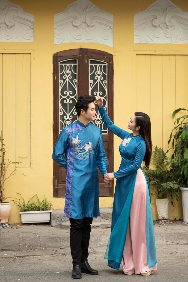 MC Thuỳ Linh và tân lang Phùng Đức Hiếu tái hiện ảnh cưới Hà Nội xưa - 6