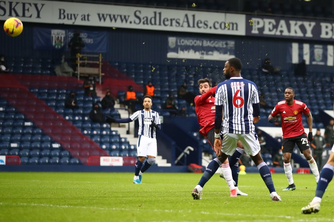 Trực tiếp West Brom 1-1 Man Utd: Bruno Fernandes lập siêu phẩm - 5