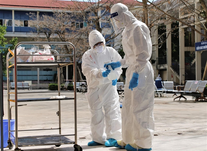 Hà Nội có thêm 2 người nghi mắc COVID-19 - 1