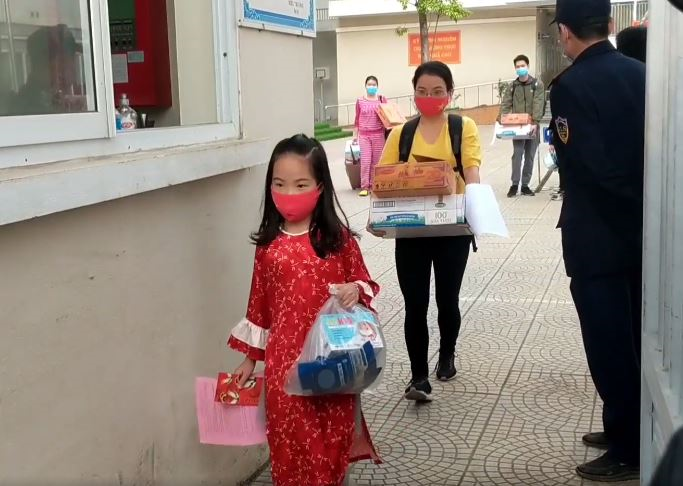 Xúc cảm đặc biệt của học sinh trường Xuân Phương khi hết cách ly ngày mùng 3 Tết - 2