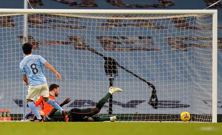 Nhấn chìm Tottenham, Man City vững ngôi đầu Ngoại hạng Anh - 2