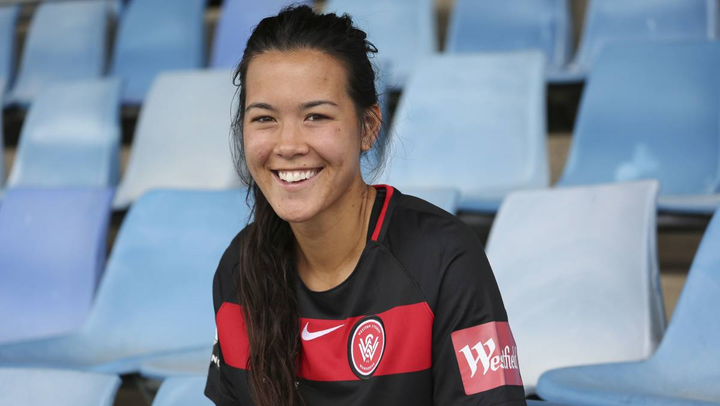 Chân dung nữ cầu thủ Việt kiều ở CLB Napoli của Italy - 3