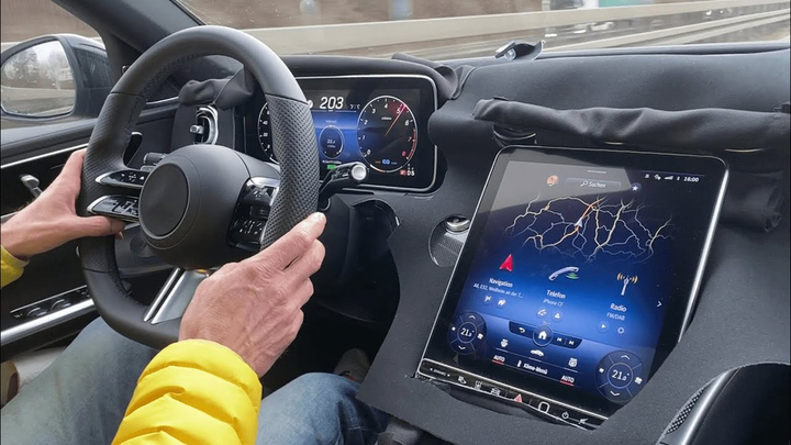 Mercedes-Benz C-Class thế hệ mới có nội thất giống S-Class - 2