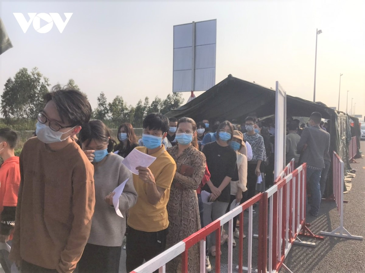 Quảng Ninh cấm người và phương tiện từ Hải Dương vào tỉnh qua chốt cầu Bạch Đằng - 3