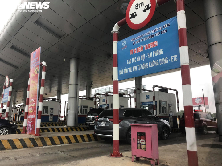 Lưu lượng xe tăng đột biến ở các trạm BOT - 1