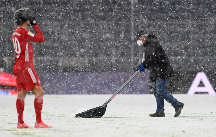 Bayern bị đội mới lên hạng cầm hòa trên sân phủ tuyết - 4