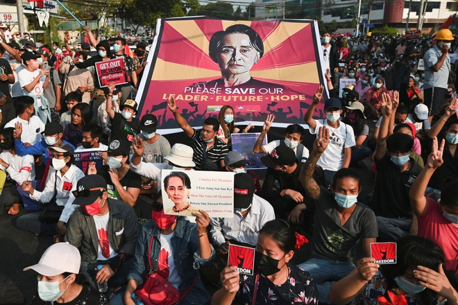 Myanmar: Bà Aung San Suu Kyi ra tòa đối chất trong bí mật - 1