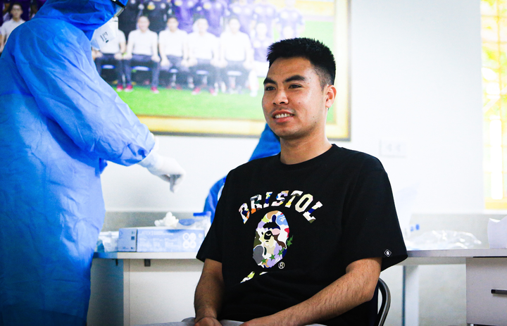 Hà Nội FC hội quân, Quang Hải, Văn Quyết được xét nghiệm COVID-19 - 5