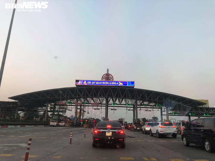 Lưu lượng xe tăng đột biến ở các trạm BOT - 4