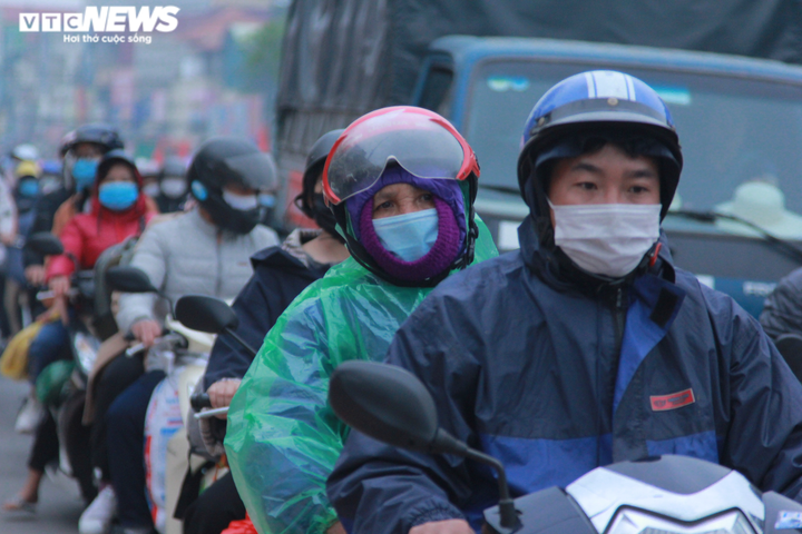 Ảnh: Quốc lộ 1A ùn ứ, cao tốc Pháp Vân-Cầu Giẽ thông thoáng chiều mùng 5 Tết - 4