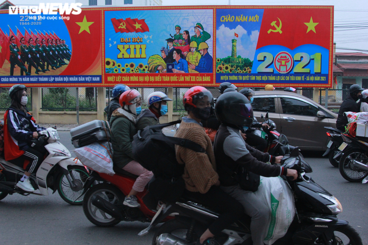 Ảnh: Quốc lộ 1A ùn ứ, cao tốc Pháp Vân-Cầu Giẽ thông thoáng chiều mùng 5 Tết - 3