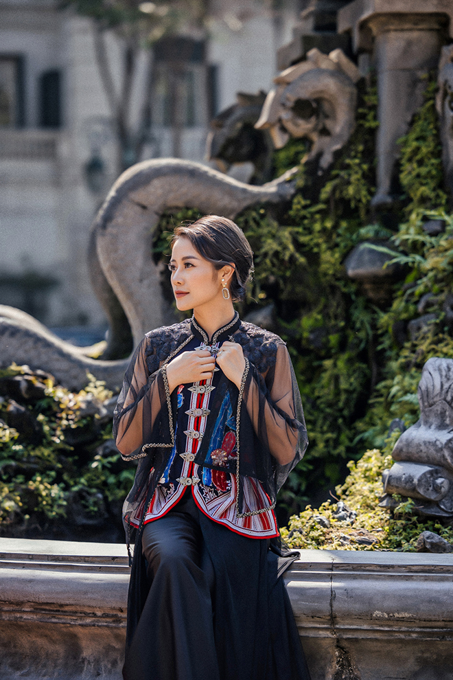 MC Phí Linh khoe eo thon gái một con - 4