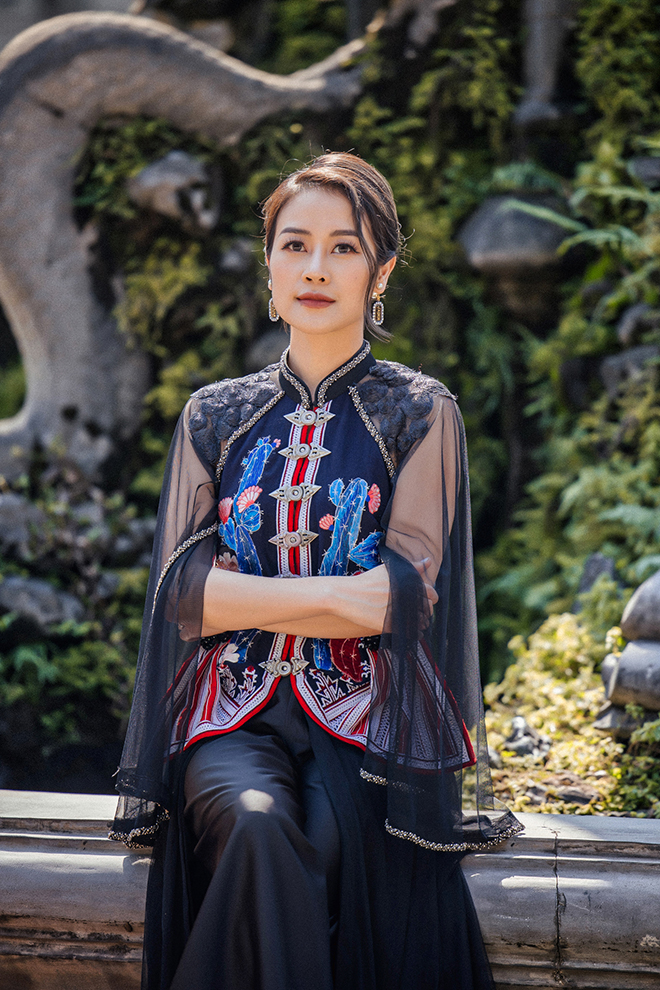 MC Phí Linh khoe eo thon gái một con - 3