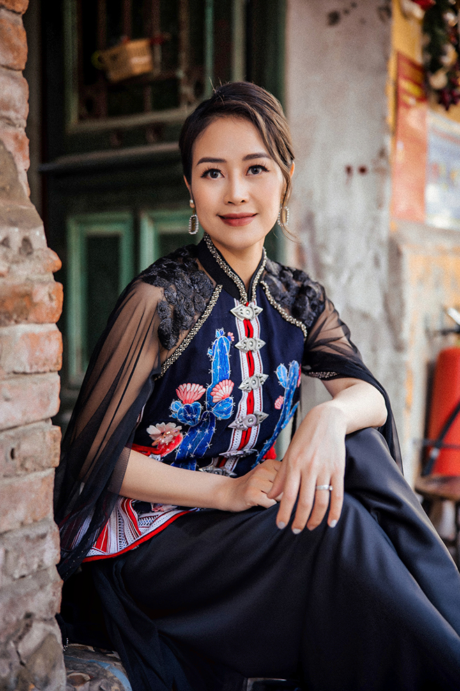 MC Phí Linh khoe eo thon gái một con - 5