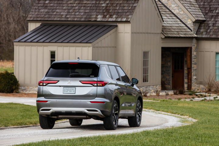 Mitsubishi Outlander 2022 lộ diện với thiết kế mới - 4