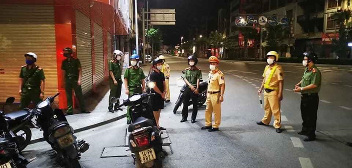 Bỏ trốn khỏi khu cách ly ở Hải Phòng, bị phát hiện khi sang Quảng Ninh - 1