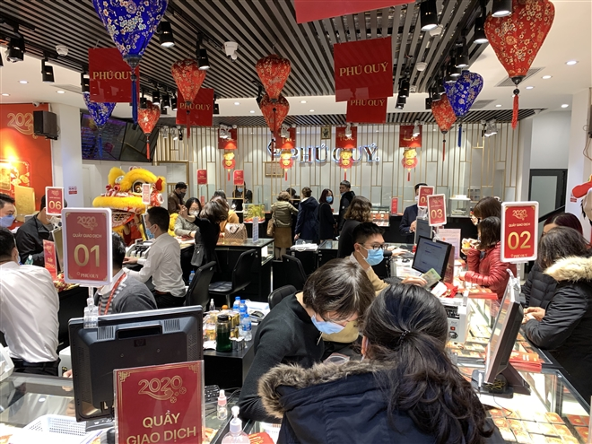 Mọi người đổ xô đi mua vàng cầu may, vía Thần Tài năm 2021 là ngày nào? - 1