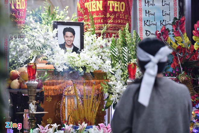 Ảnh: Bạn gái cùng gia đình lo hậu sự cho diễn viên Hải Đăng - 1