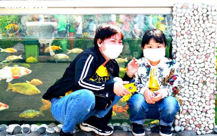 Ảnh: Người Sài Gòn e dè đeo khẩu trang đi lễ chùa đầu năm - 8