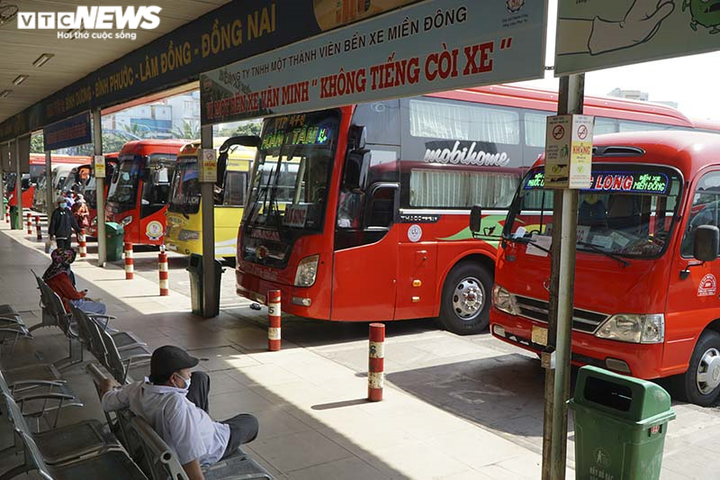 Ảnh: Bến xe miền Đông đìu hiu chưa từng thấy ngày mùng 7 Tết - 6