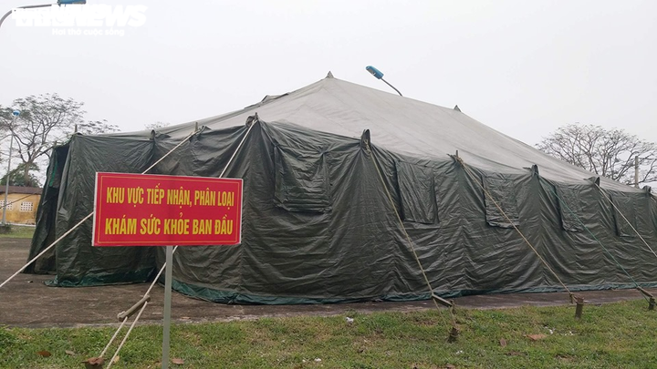 Hà Tĩnh: Bệnh nhân khai báo không đúng, nhiều bác sĩ phải cách ly tại nhà - 1