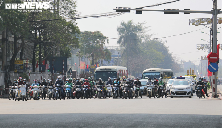 Hà Nội yêu cầu toàn bộ người về từ Hải Dương tự cách ly y tế 14 ngày - 1