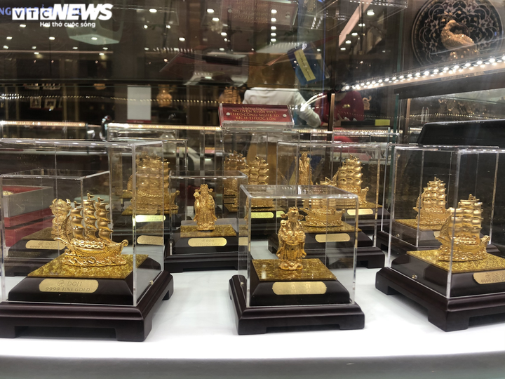 Thị trường ngày vía Thần Tài 2021: Trâu vàng đủ loại hút khách - 5