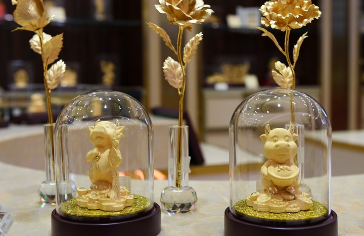 Thị trường ngày vía Thần Tài 2021: Trâu vàng đủ loại hút khách - 4