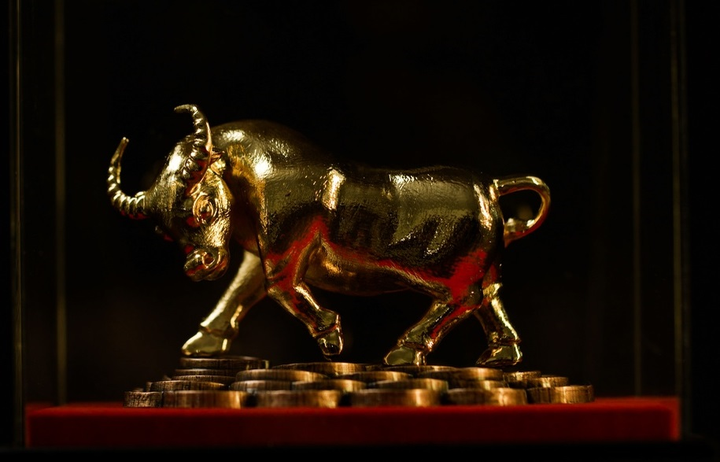 Thị trường ngày vía Thần Tài 2021: Trâu vàng đủ loại hút khách - 10