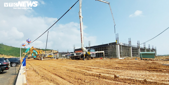 Chủ tịch Đà Nẵng cam kết hỗ trợ nhà đầu tư tối đa - 2