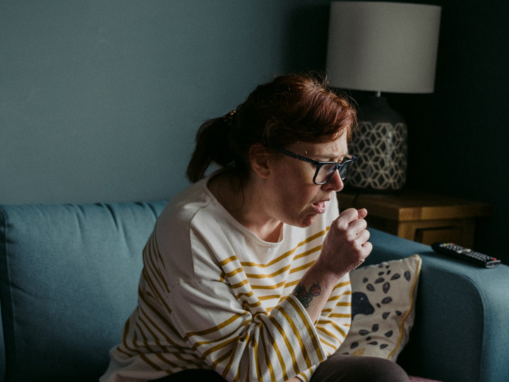 Phát hiện thêm triệu chứng mới ở người nhiễm biến chủng của SARS-CoV-2 - 2