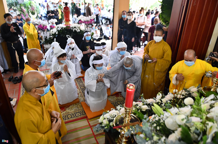 Người dân viếng nguyên Phó Thủ tướng Trương Vĩnh Trọng - 1