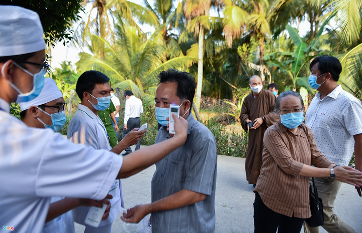 Người dân viếng nguyên Phó Thủ tướng Trương Vĩnh Trọng - 8