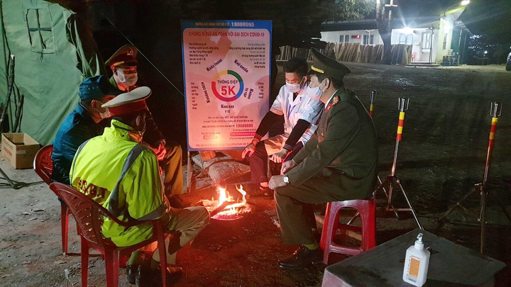 Chưa xác định được có dấu hiệu 'cắt xén' bữa ăn của người cách ly ở Quảng Ninh - 2