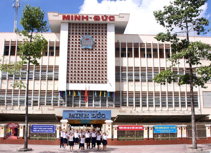 Phụ huynh TP.HCM than khó khăn khi con học trực tuyến thời COVID-19 - 2